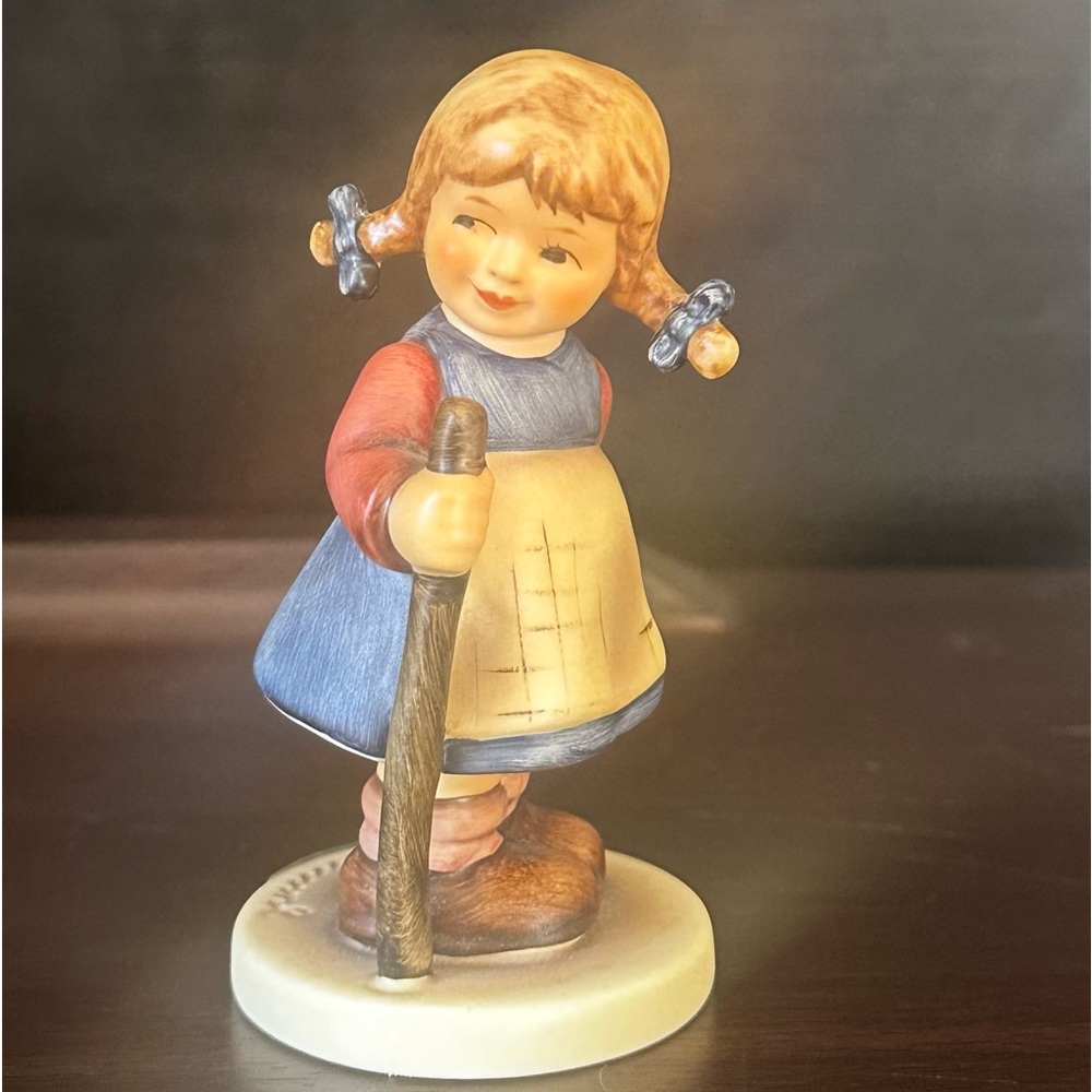Hummel Figurine “Pixie” #768 1994